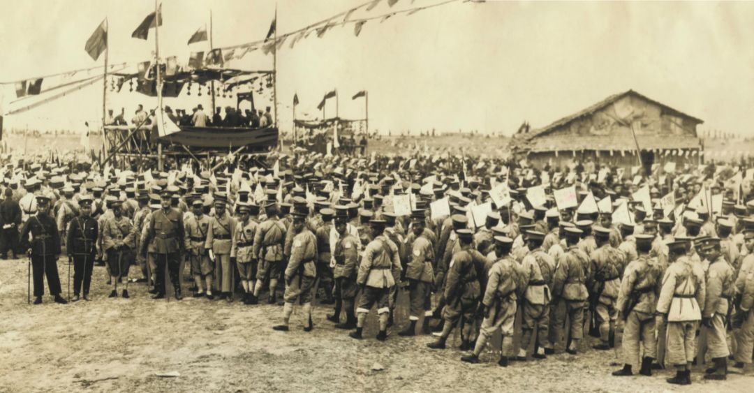 革命军集会.jpg