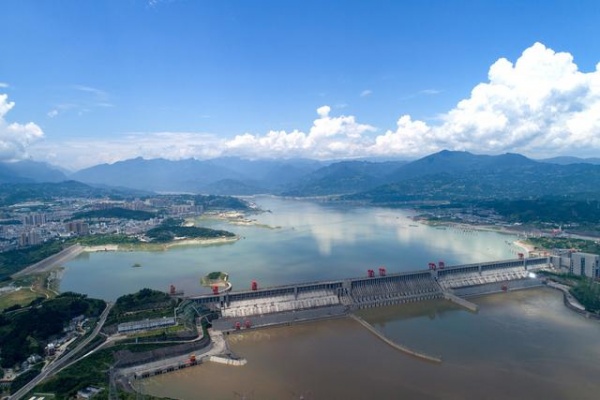 三峡大坝-无心插柳柳成荫04.jpg
